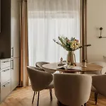 Electra By Staylab Apartmán